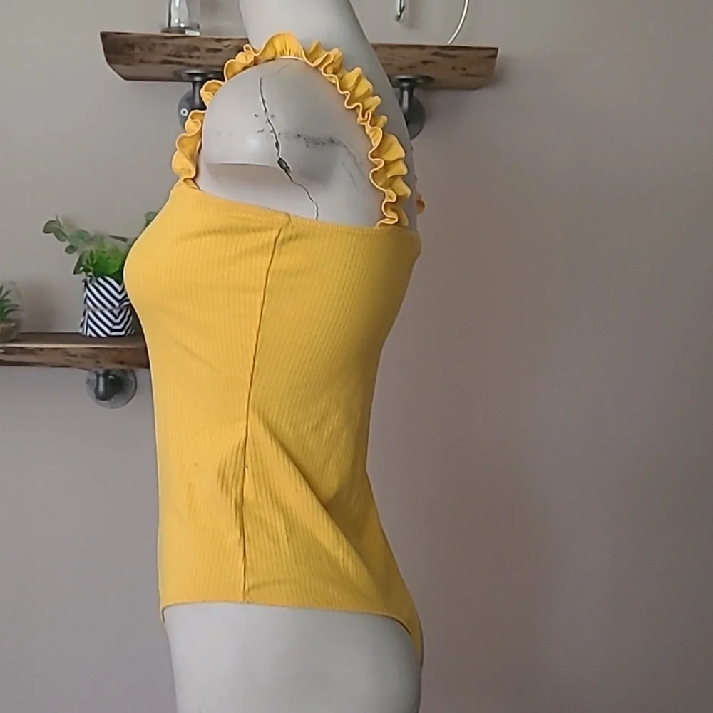 Yellow Frilly Sleeve Bodysuit - Picture 3 of 7